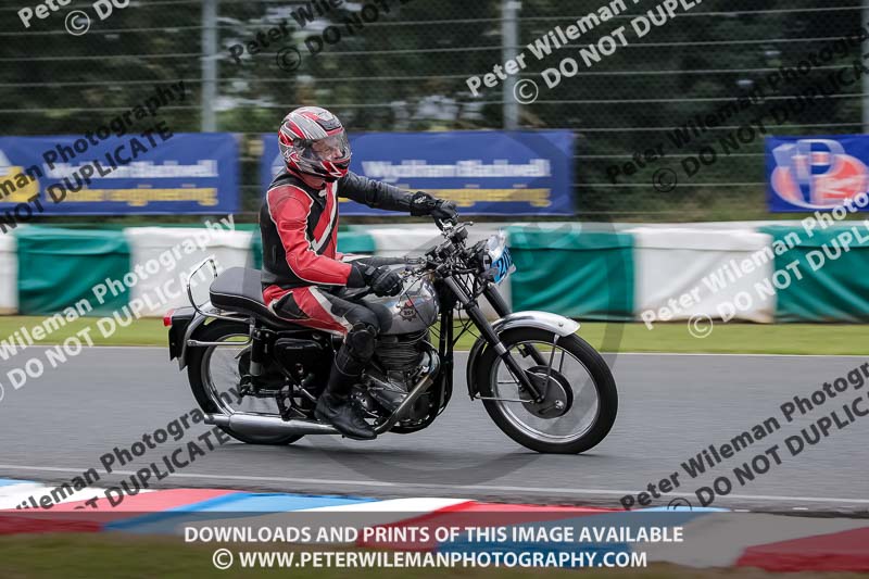 Vintage motorcycle club;eventdigitalimages;mallory park;mallory park trackday photographs;no limits trackdays;peter wileman photography;trackday digital images;trackday photos;vmcc festival 1000 bikes photographs